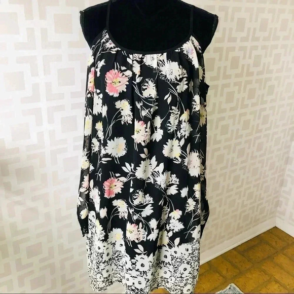Xhilaration Dresses & Skirts - Xhilaration Women’s Black Floral Cold Shoulder Dress Crochet accent Medium